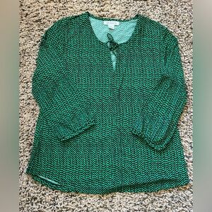 Liz Claiborne long sleeve women’s blouse.  Size L.  Polyester/spandex.